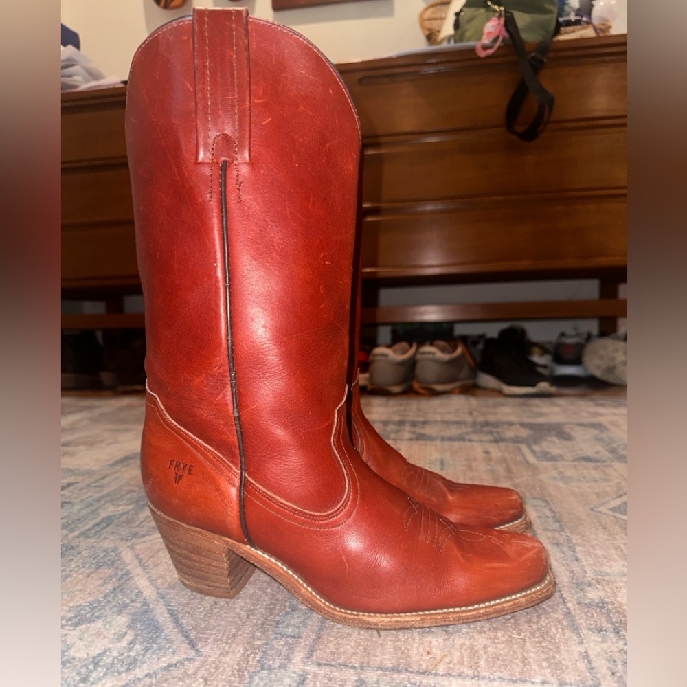 Frye Vintage Cognac Cowboy Boots Snip toe 8B